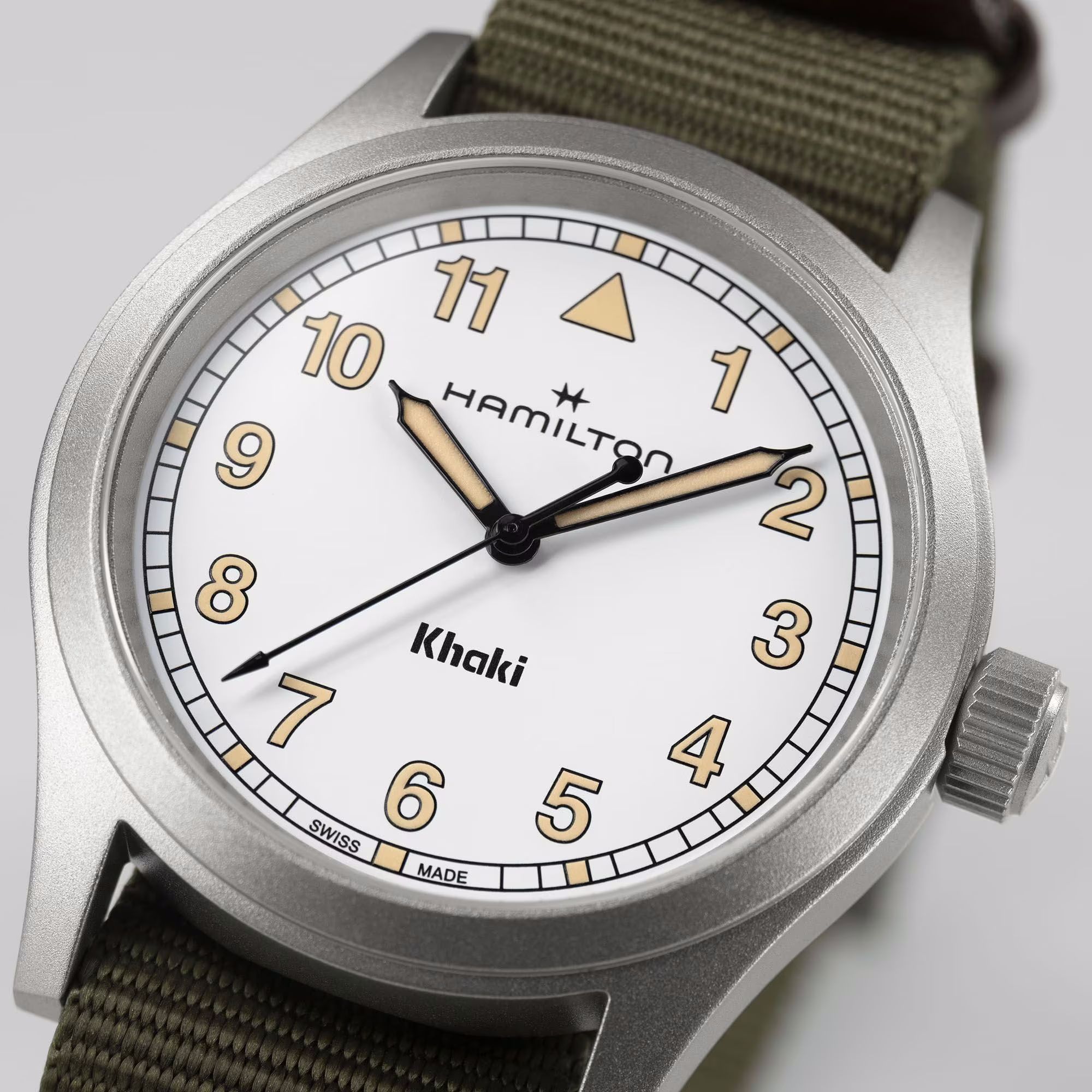 hamilton khaki field quartz 38 mm quadrante bianco