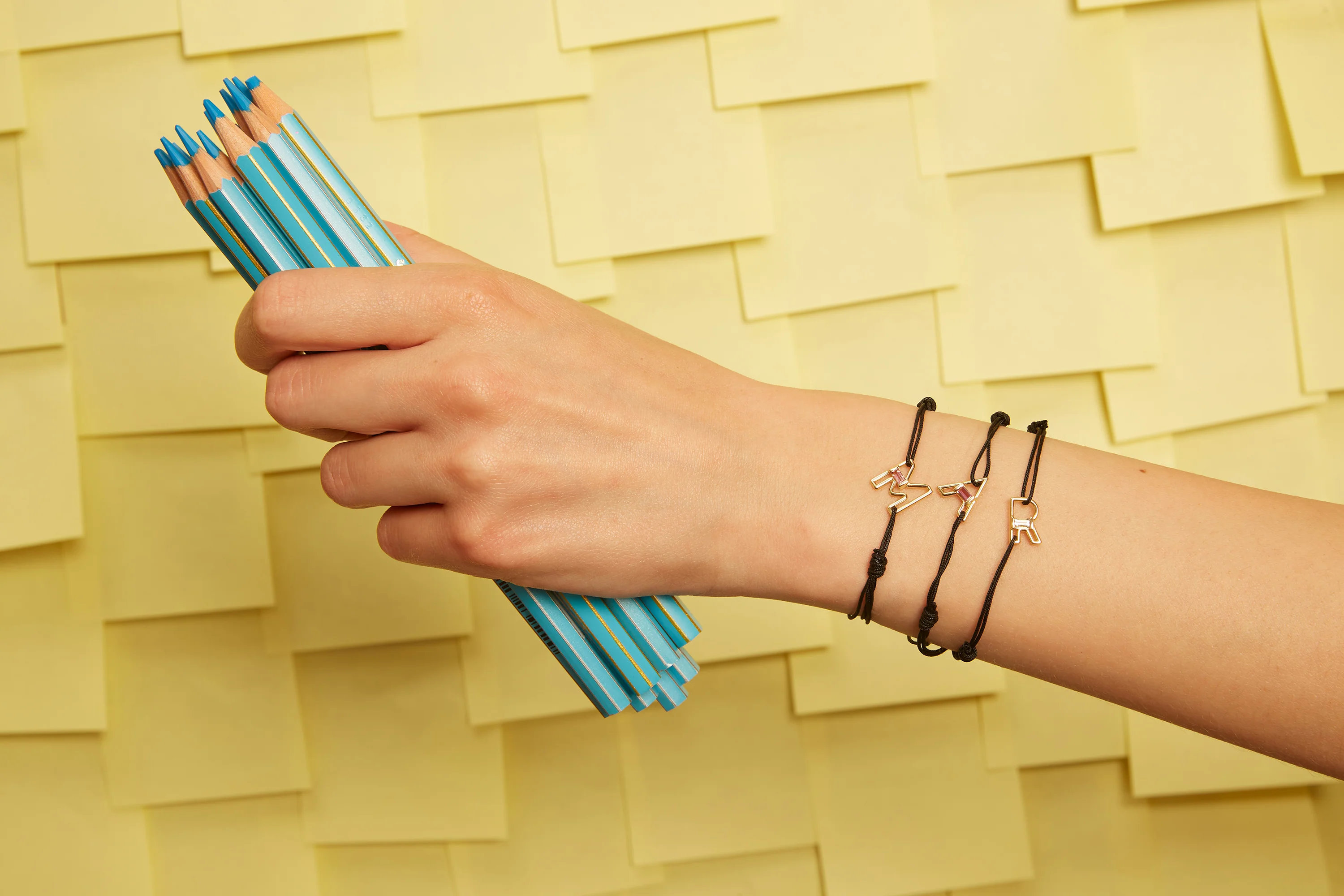 letra a tormalina bracciale cordino